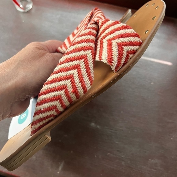 Universal Thread Woven Slides Size 6 1/2 NWT - Picture 2 of 3